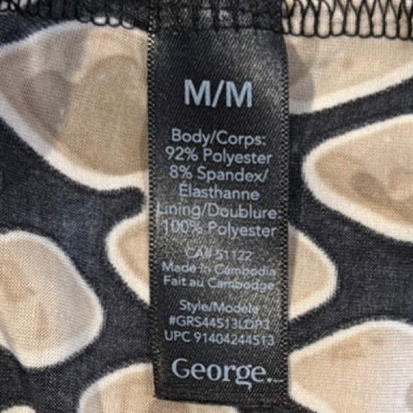 Elegant Black and Cream Patterned Dress - Picture 13 of 13